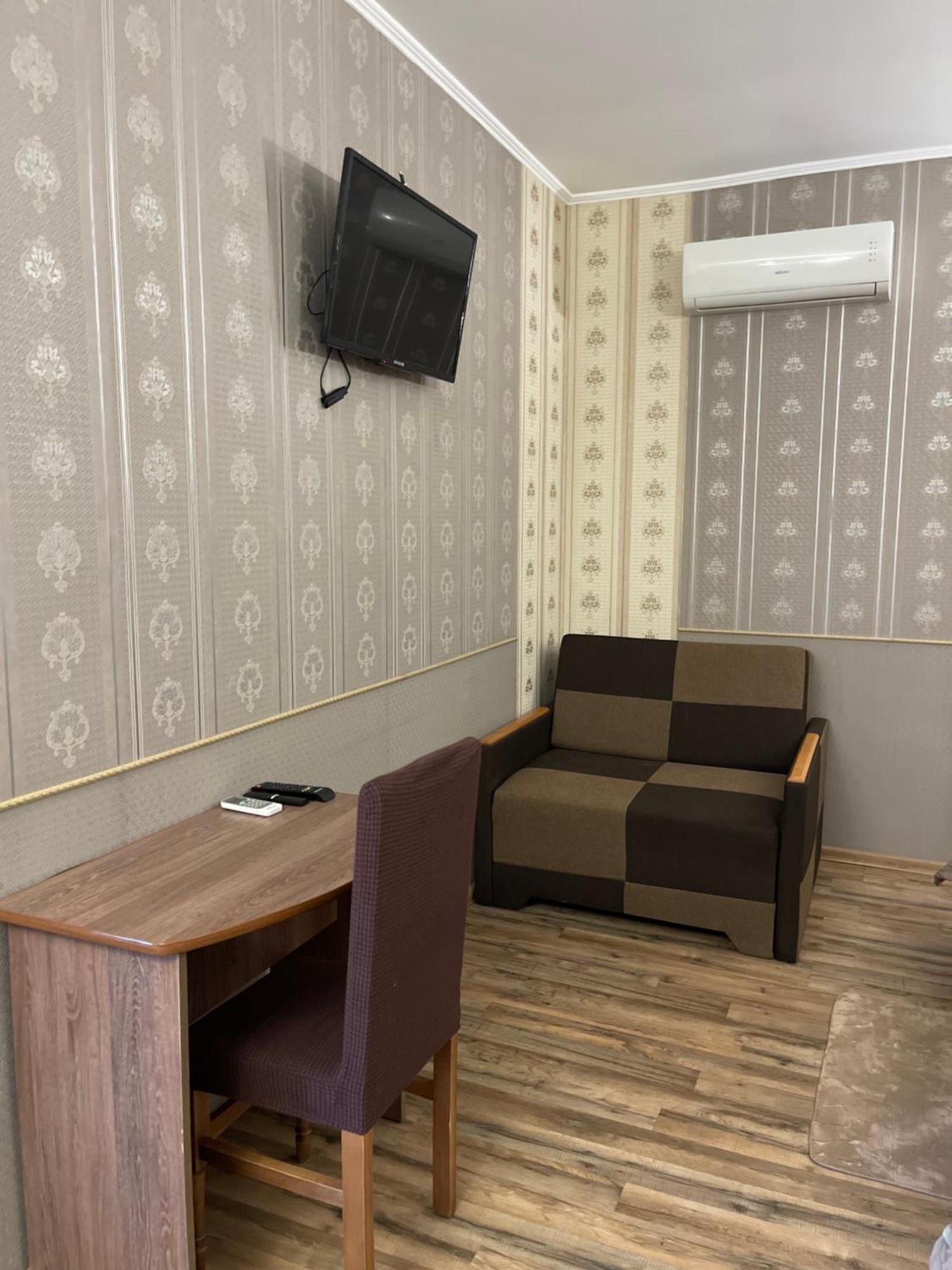 Best House Луцк Экстерьер фото